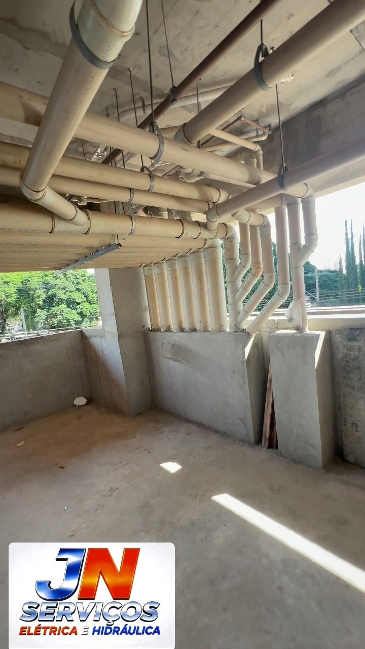 Instalação hidráulica com tubos PVC na laje